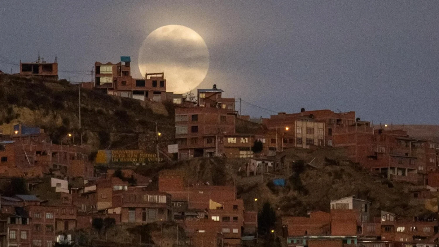 Lua Cheia da Colheita 2026: quando ver, por que é chamada assim e como pode afetar o sono