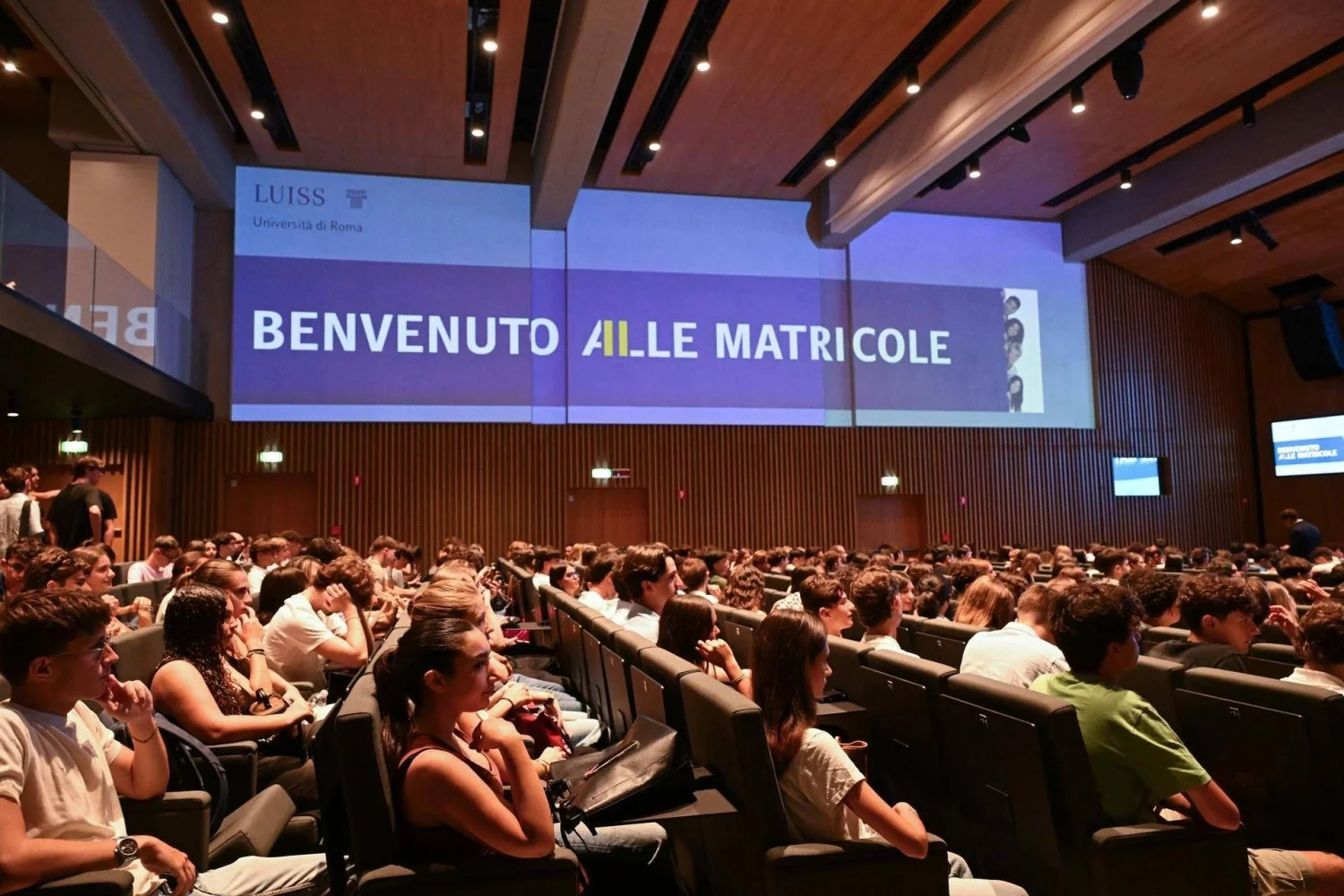 Luiss recebe as matriculas 2026 com inovação: IA, assistentes virtuais e foco na Dual Career