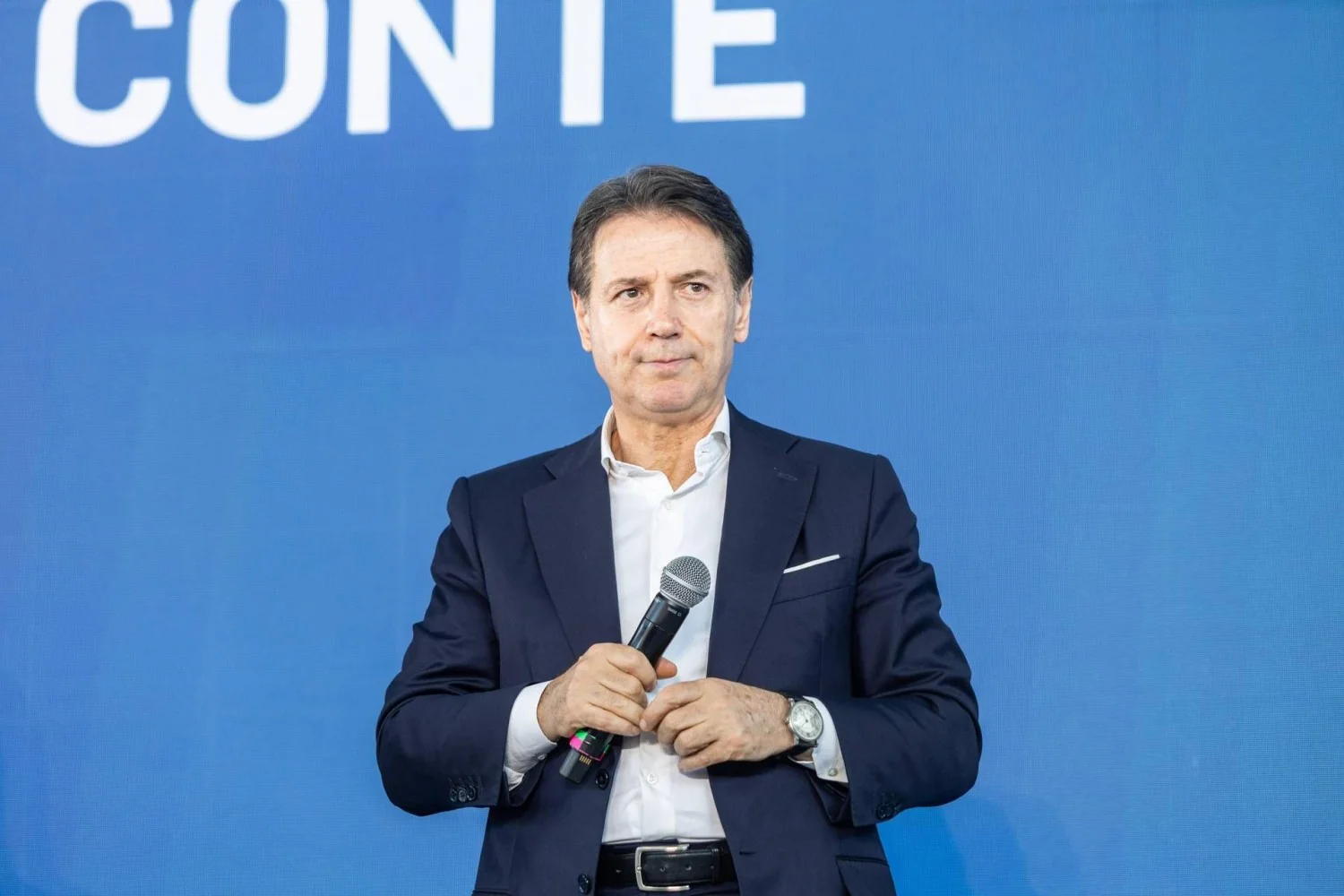 M5S aprova programa em 20 pontos: base veta envio de armas à Ucrânia e prioriza direito internacional