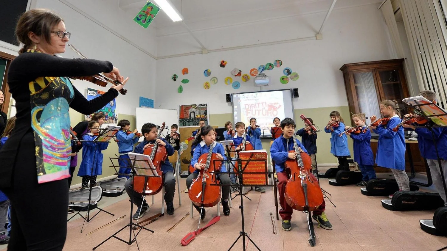 Em mais de 4 mil escolas italianas, alunos estrangeiros superam 30% — grande parte é de segunda geração