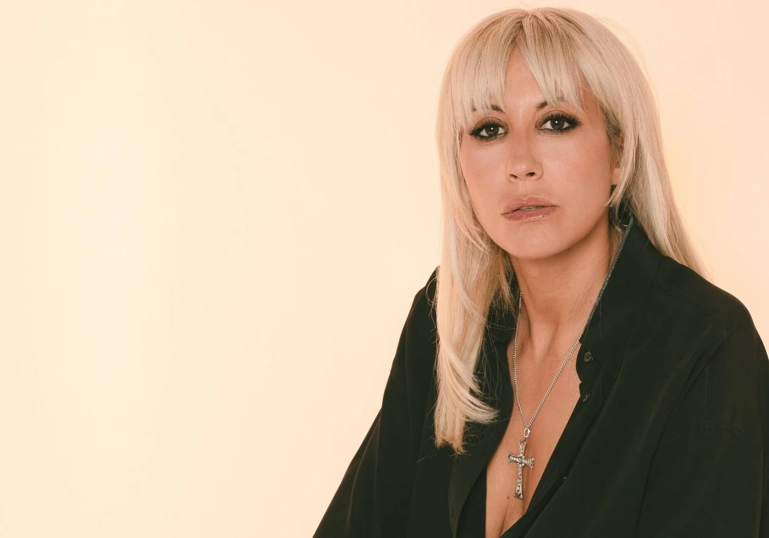 Malika Ayane e a serenidade de aceitar a própria irrilevância: dentro de 'Cicale', o novo álbum