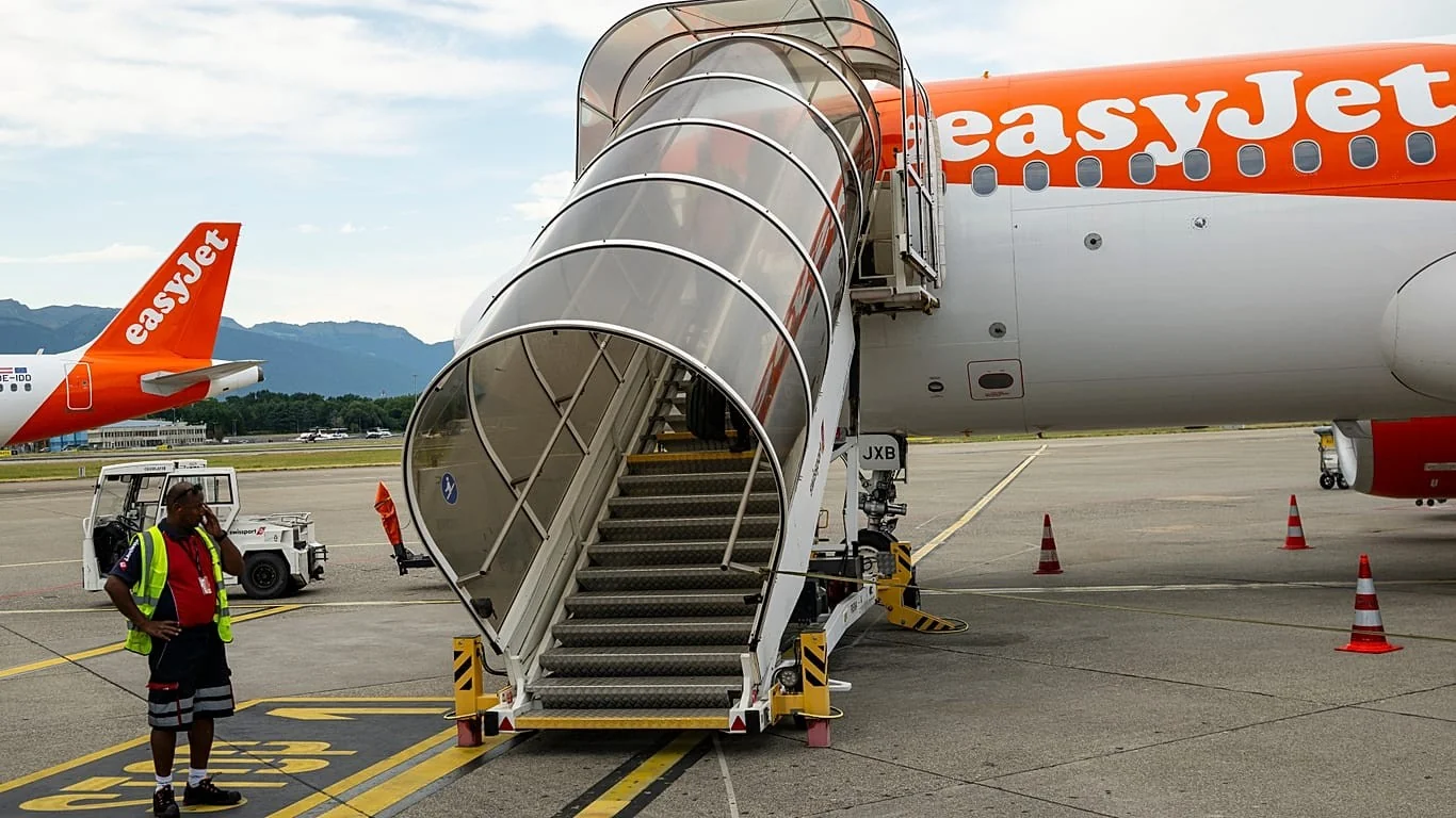 Malpensa: fumaça de power bank em voo EasyJet provoca evacuação e interdita aeroporto temporariamente