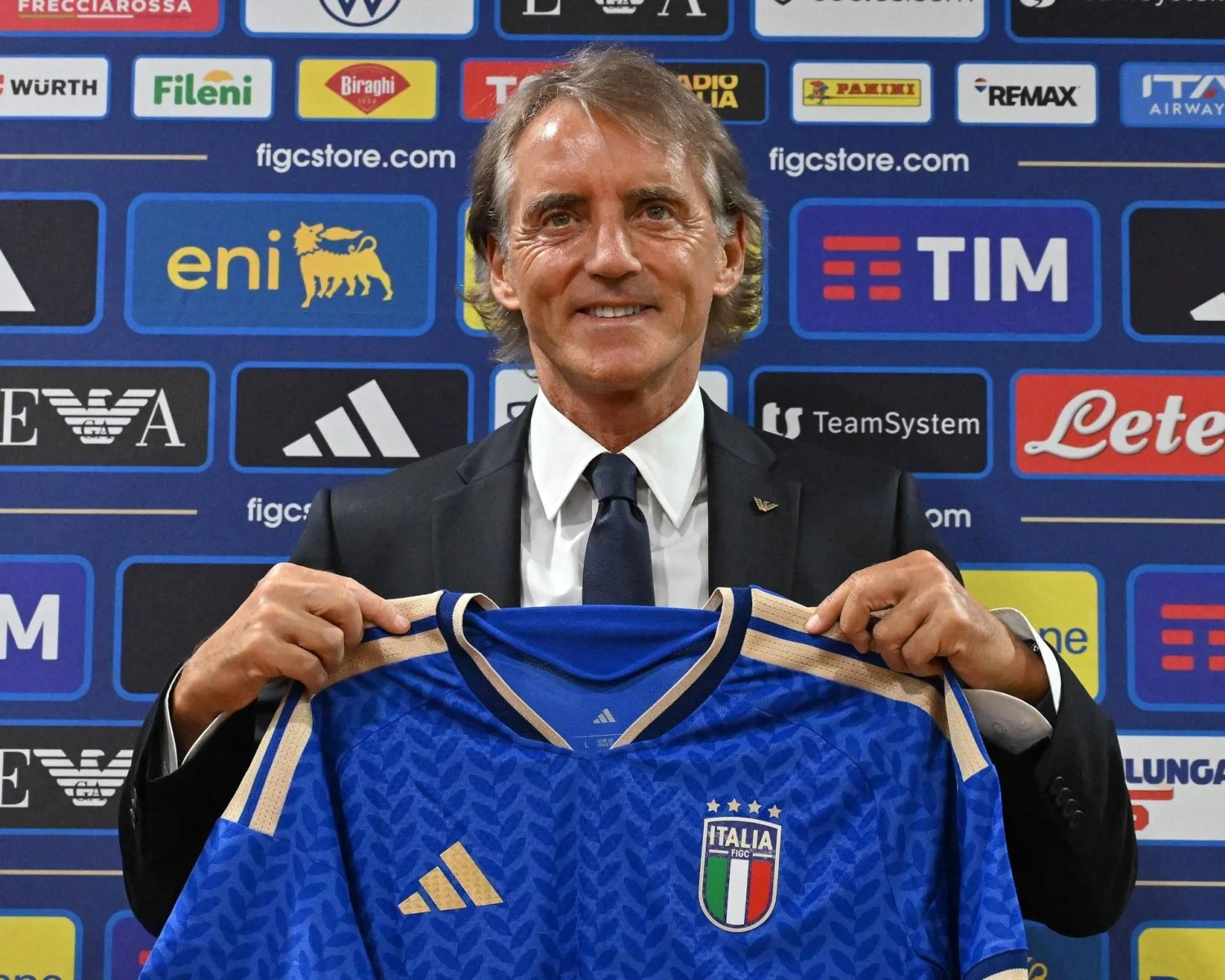 Mancini reabre o ciclo azzurro em Coverciano: 'Volto para vencer e confio nos jovens'