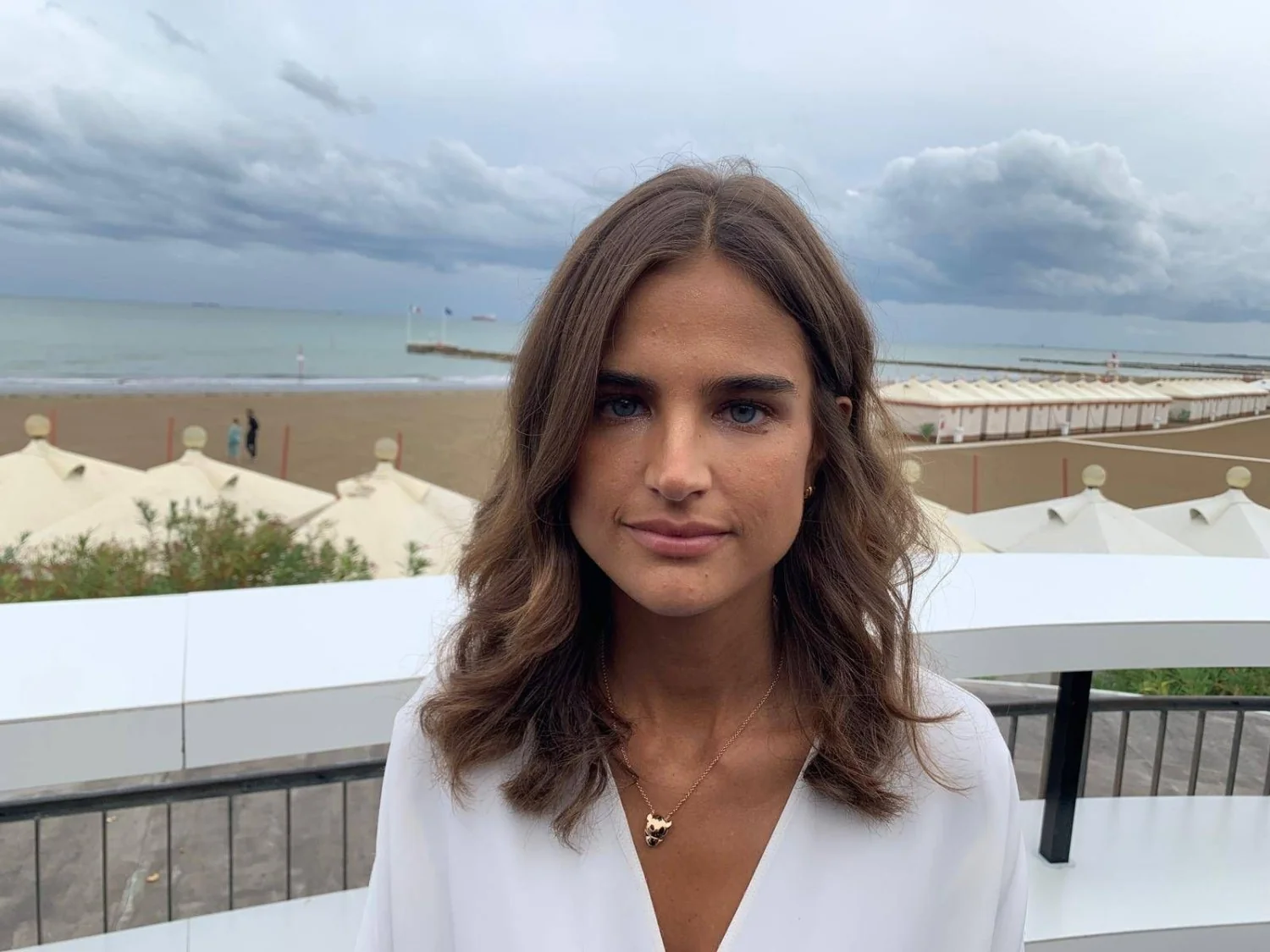 Veneza 83: Martina Ferragamo dirige o tempo em ‘Un passo alla volta’ entre memória e futuro