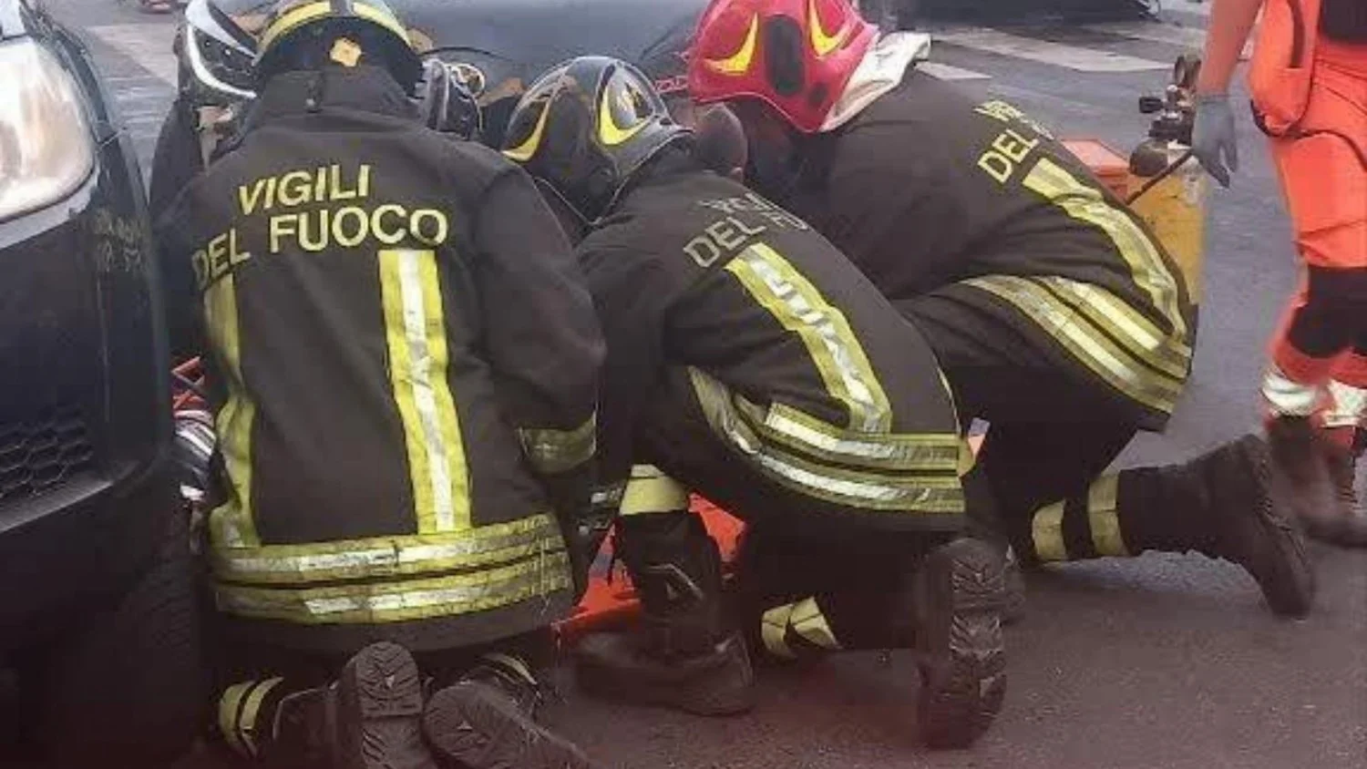 Deslizamento de rocha atinge cortejo fúnebre na SR-521: mulher de 66 anos morre e ao menos sete ficam feridos