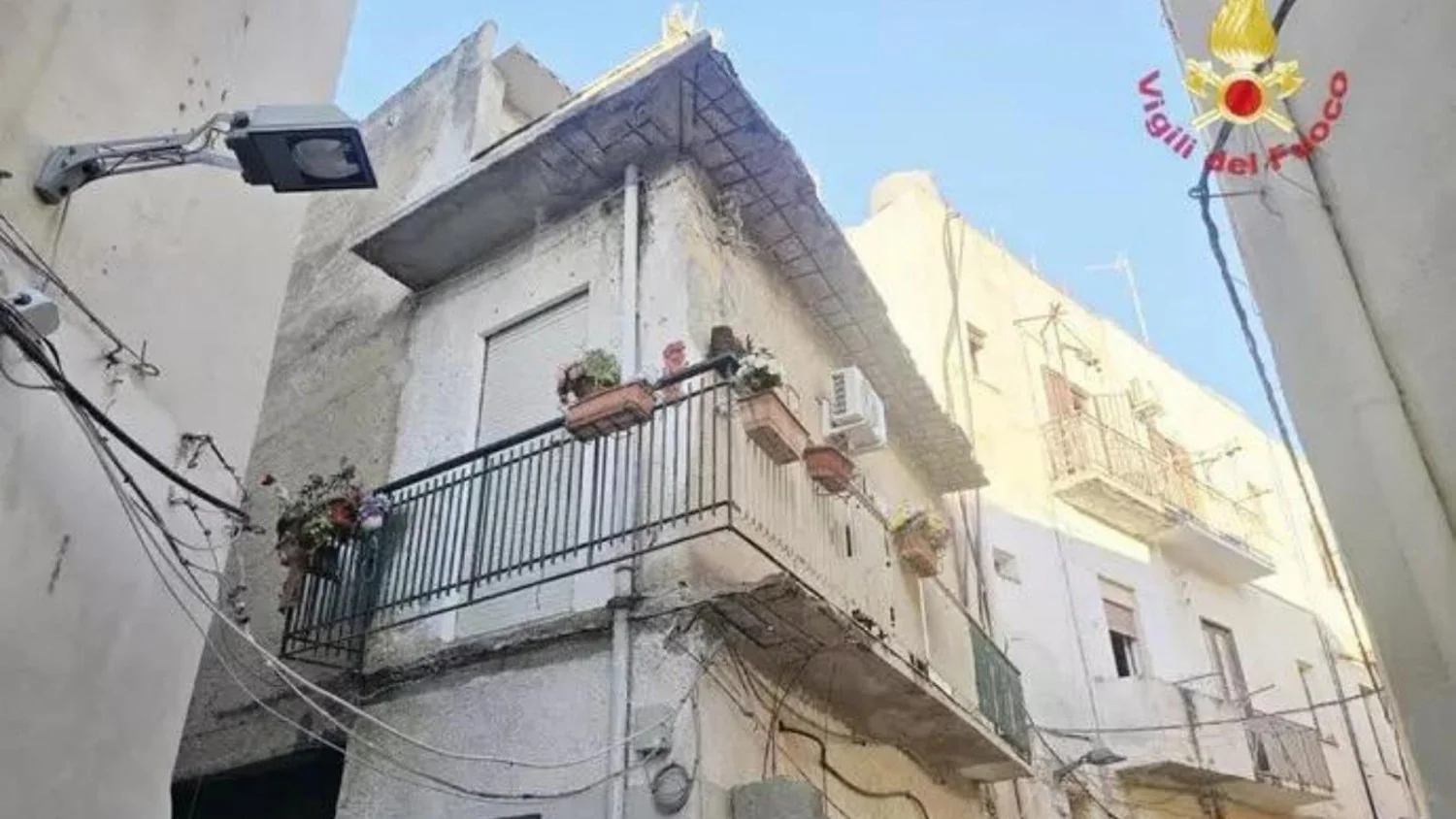 Cede balcão em Mazara del Vallo e proprietária morre após queda de cerca de 4 metros