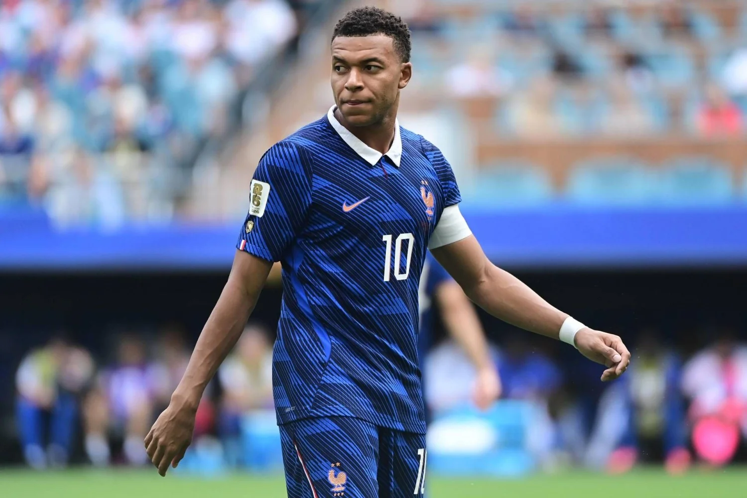 Mbappé admite que a França não o deixará jogar até 41 anos como Ronaldo