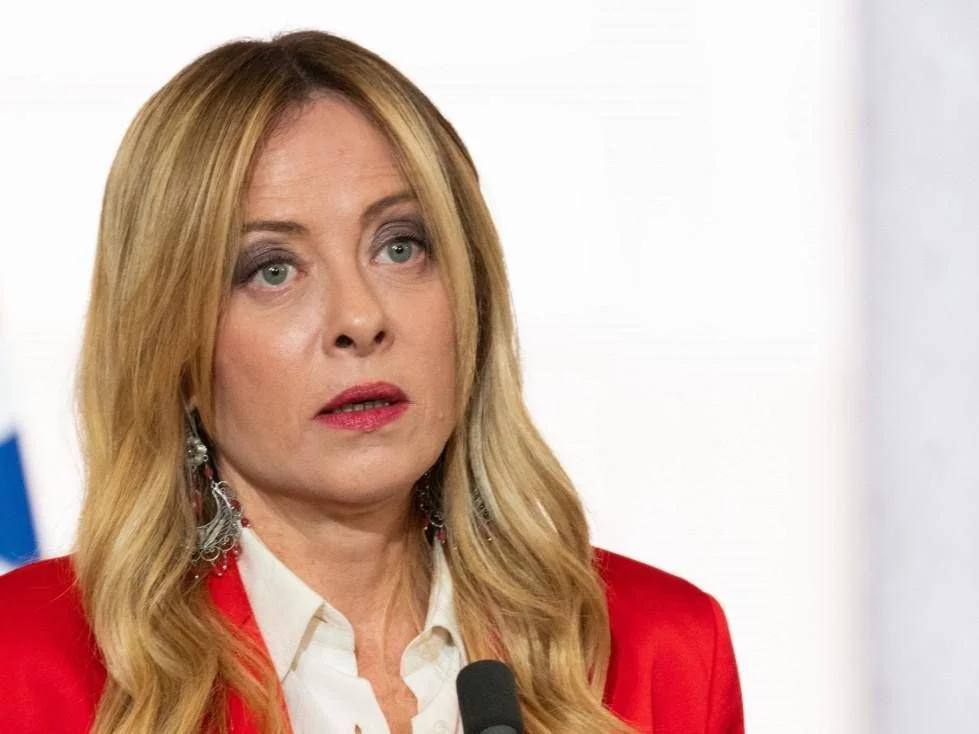 Meloni pede à UE maior flexibilidade para aliviar famílias e empresas diante do aumento da energia