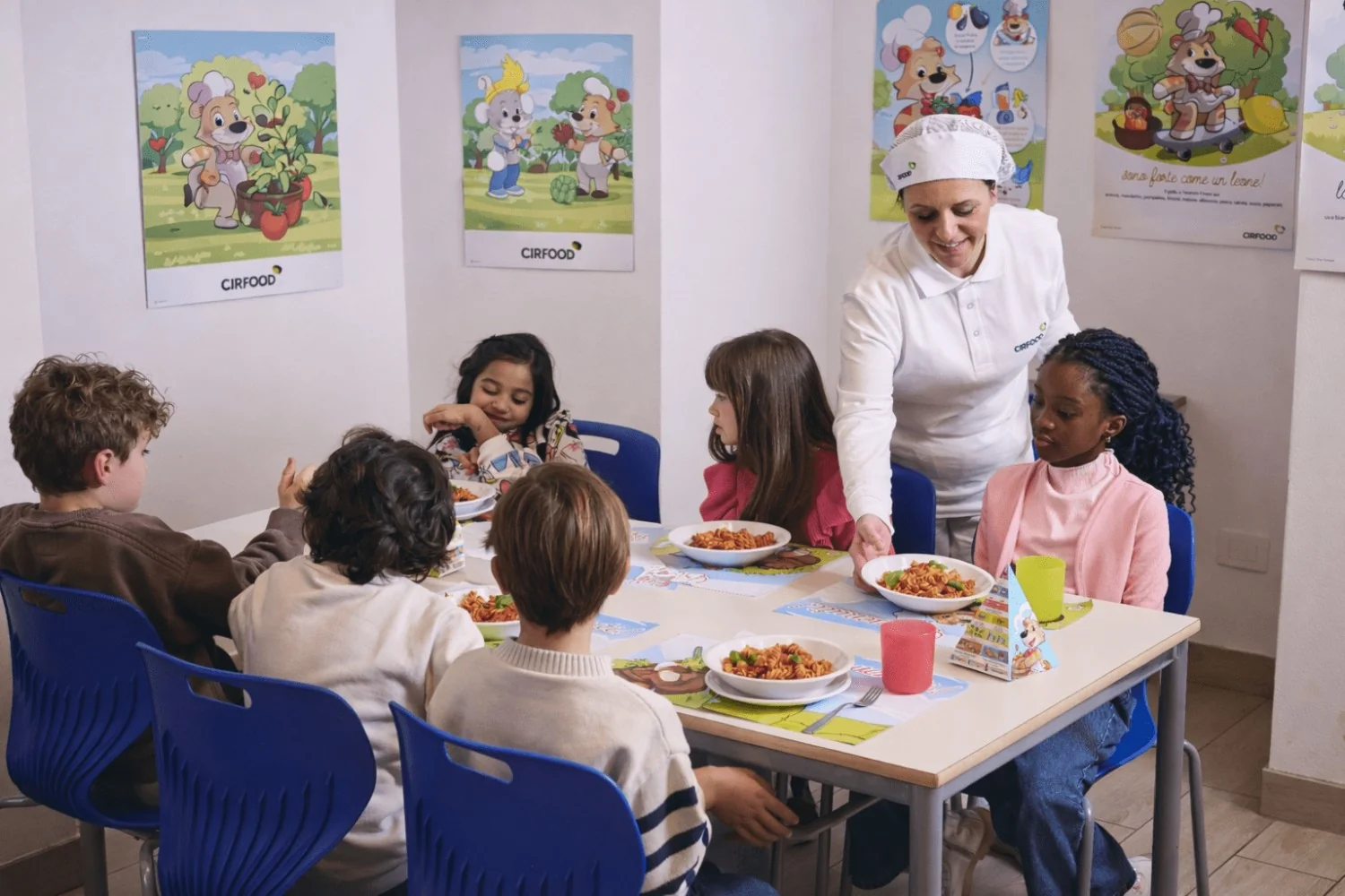 Merenda escolar é muito mais que almoço: 94% das famílias apontam papel central no dia a dia, diz pesquisa