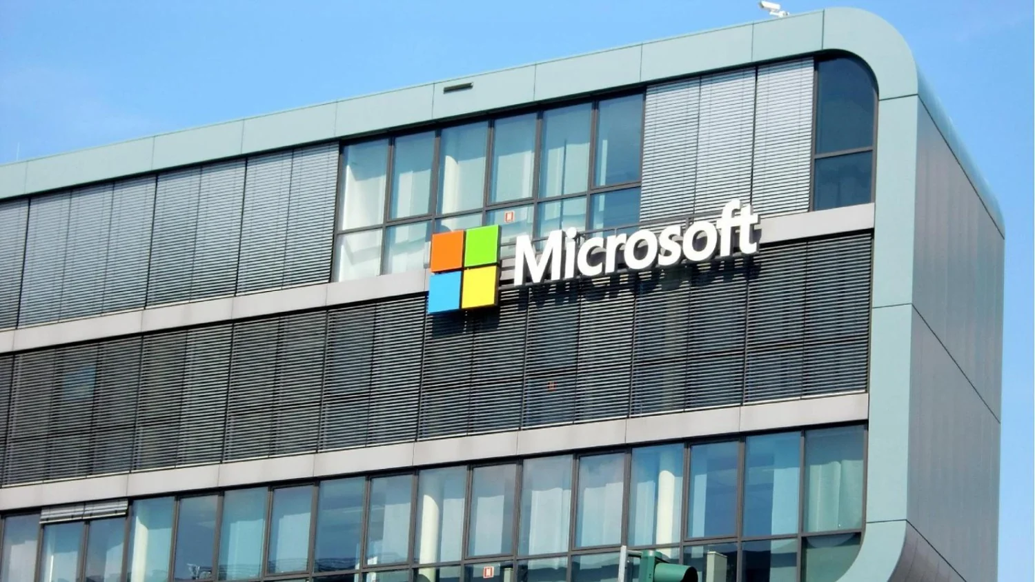 Microsoft estabelece limites para modelos de IA: 'Deve estar a serviço das pessoas'