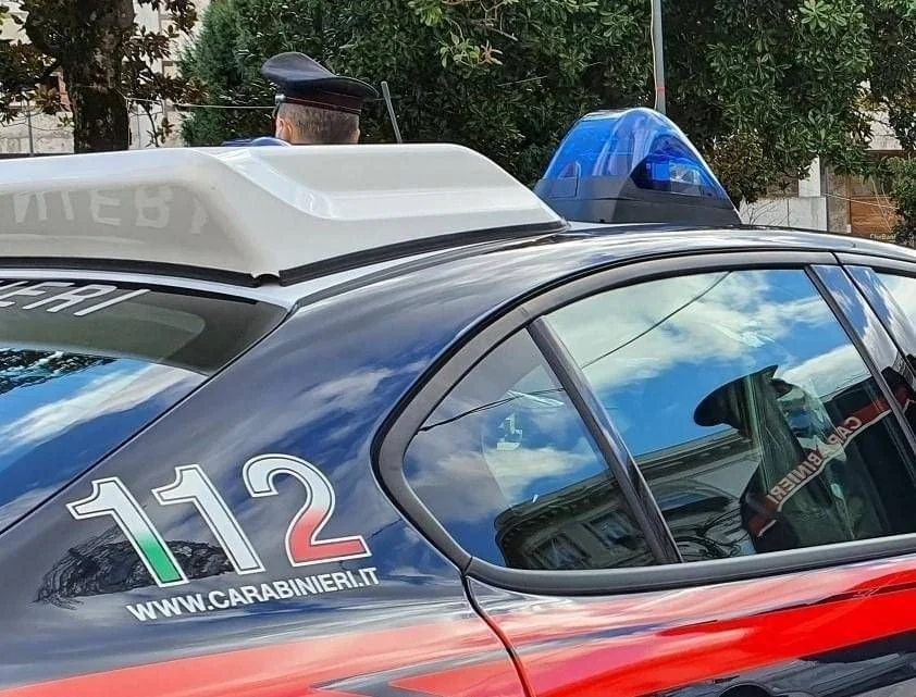Milão: jovem de 25 anos fica gravemente ferido após briga na via Parea