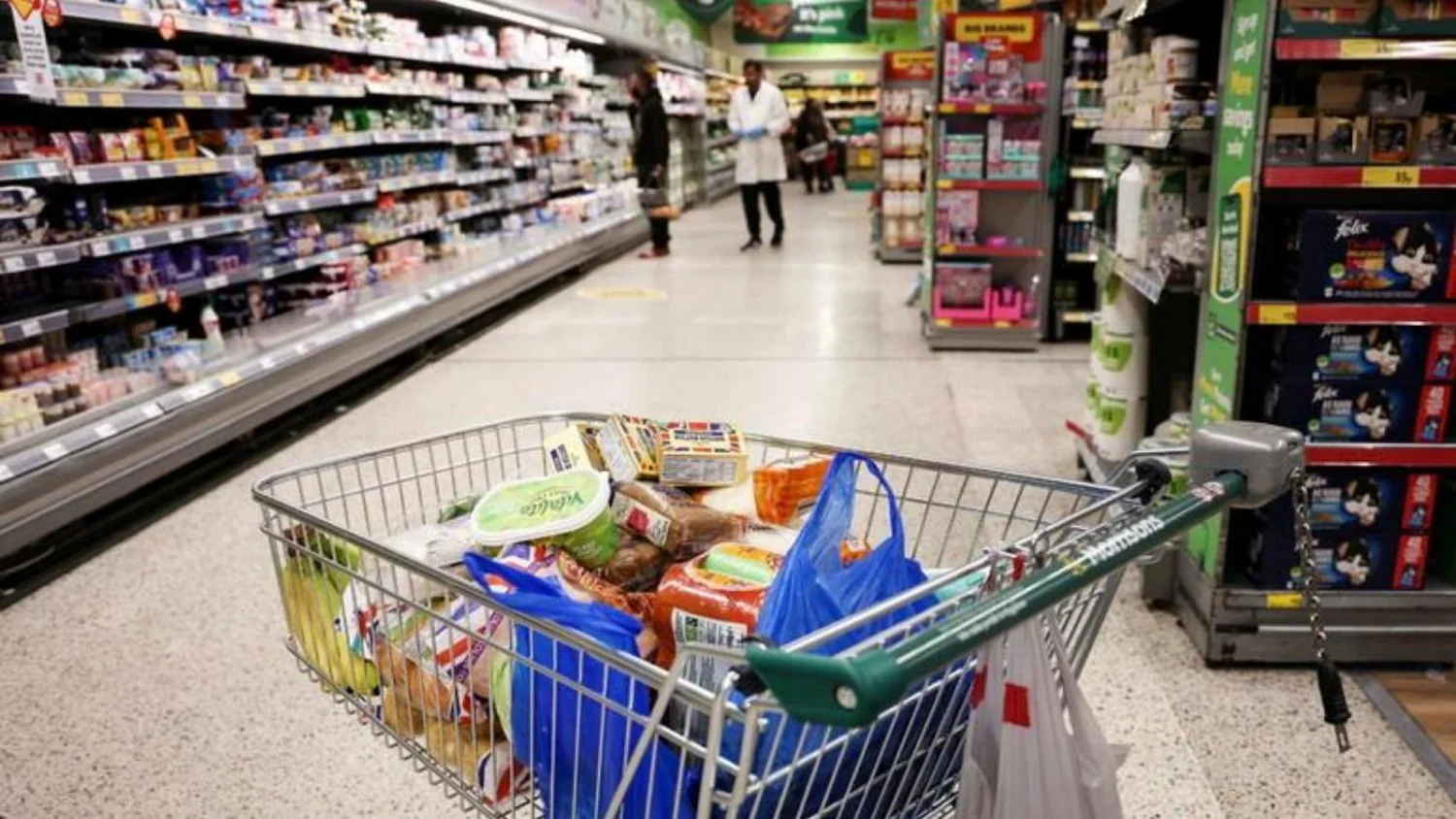 Milão é a cidade mais cara da Itália em 2026, cesta de consumo custa 40% mais que em Nápoles, aponta Codacons