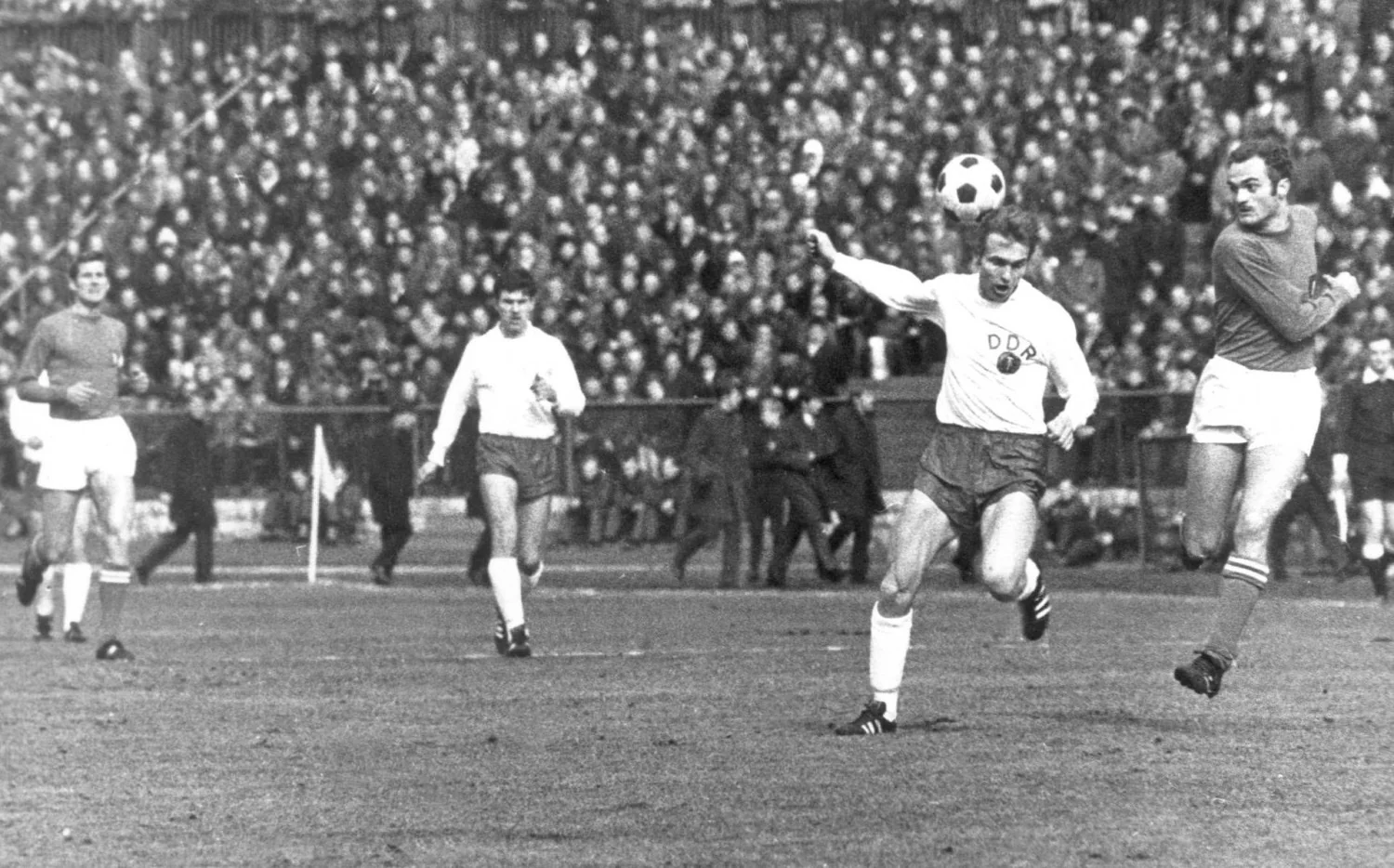 Morre Sandro Mazzola, ícone da Grande Inter que carregou uma herança impossível