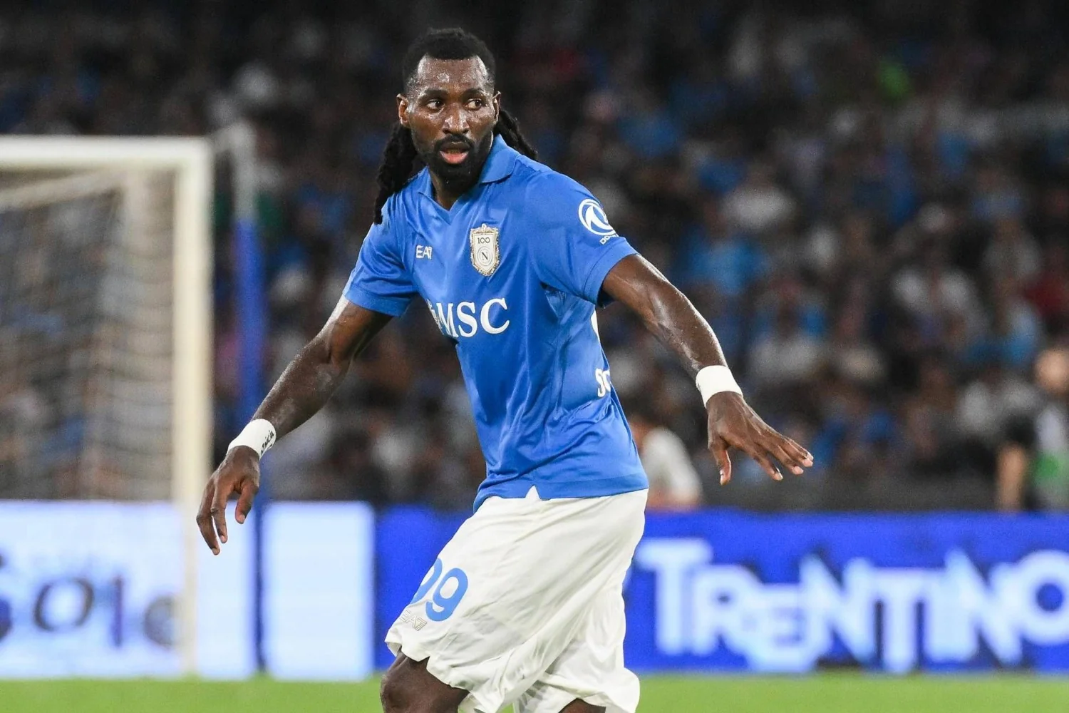 Anguissa sofre lesão no adutor direito e fica fora por 3-4 semanas, confirma Napoli