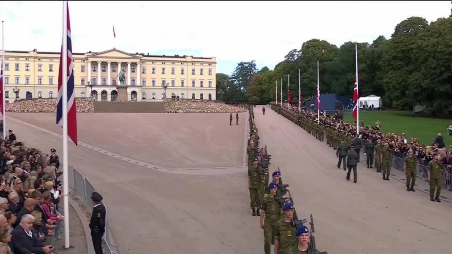 Noruega presta última homenagem a rei Harald V em funeral que marca 35 anos de reinado