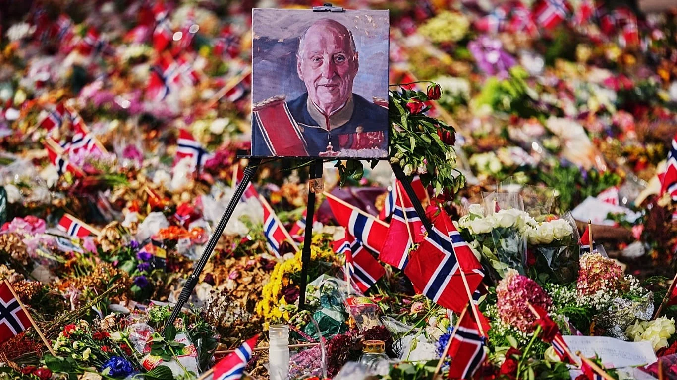 Noruega se despede do rei Harald V em funeral de Estado; Zelensky e chefes de Estado marcam presença em Oslo