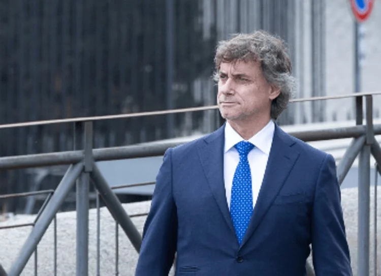 Operário morre no Coliseu, Rai adia evento de Alberto Angela: “Andrea tinha a idade dos meus filhos”