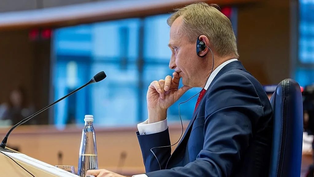 Orçamento da UE em impasse: corrida por acordo até o fim do ano enfrenta blocos e vetos
