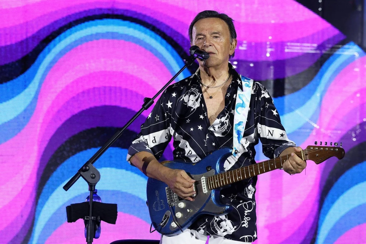 Pooh interrompem show em Riccione por falha técnica: público responde com afeto e compreensão