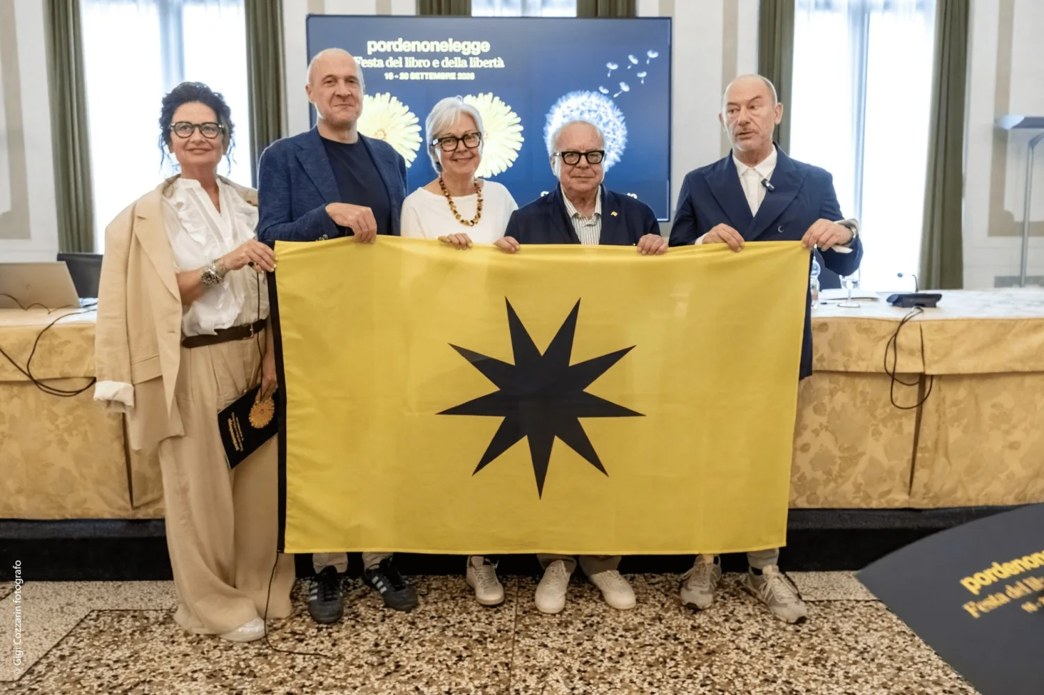 Pordenonelegge 27ª edição: festival ergue a bandeira da liberdade com Salman Rushdie e 694 vozes