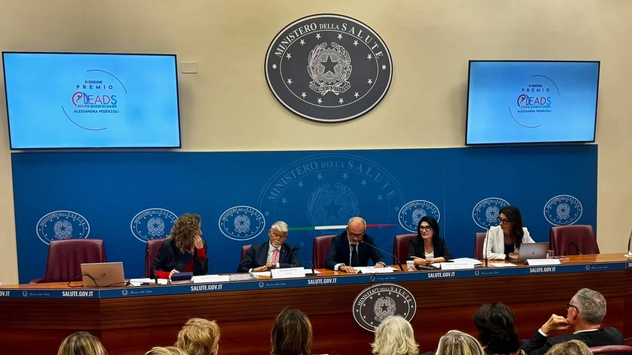 Prêmio Leads homenageia 17 protagonistas da inclusão na saúde em cerimônia no Ministério
