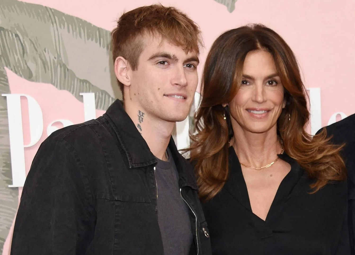 Presley Gerber, filho de Cindy Crawford, morre aos 27 anos em clínica de reabilitação