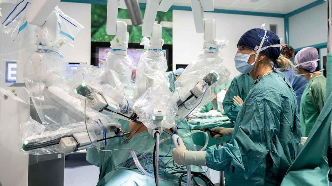Primeira vez na Itália: removidos tumor do cólon e da próstata por telecirurgia robótica