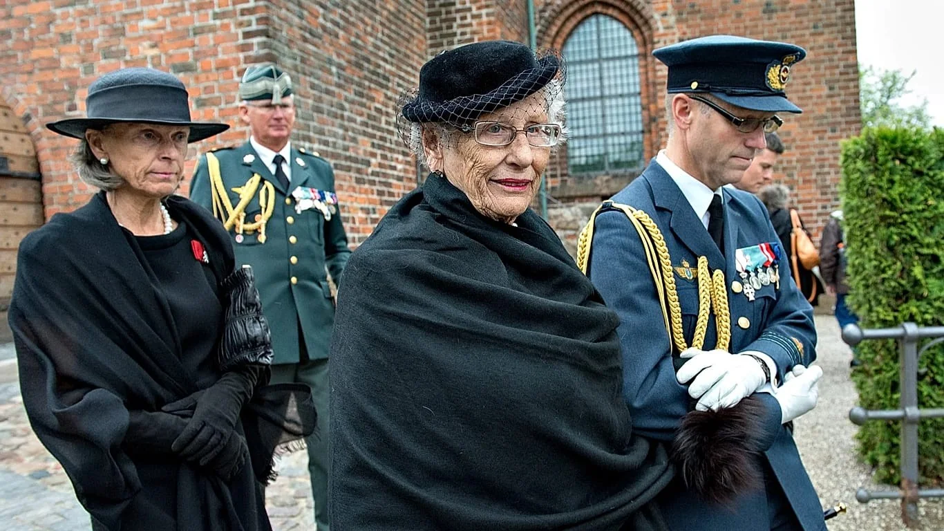 Morre a Princesa Astrid da Noruega aos 94 anos, dois dias após os funerais do rei Harald