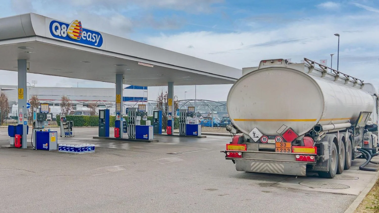 Q8 anuncia teto temporário para o preço da gasolina e do diesel na Itália