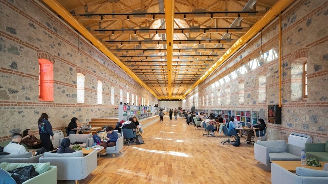 Rami Library em Istambul: da caserna otomana à maior biblioteca sustentável da cidade