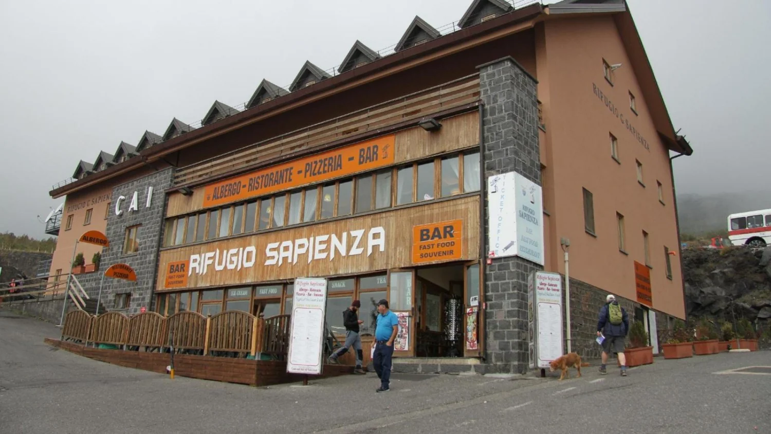 Rifugio Sapienza evacuado no Etna por suspeita de exalação de monóxido de carbono