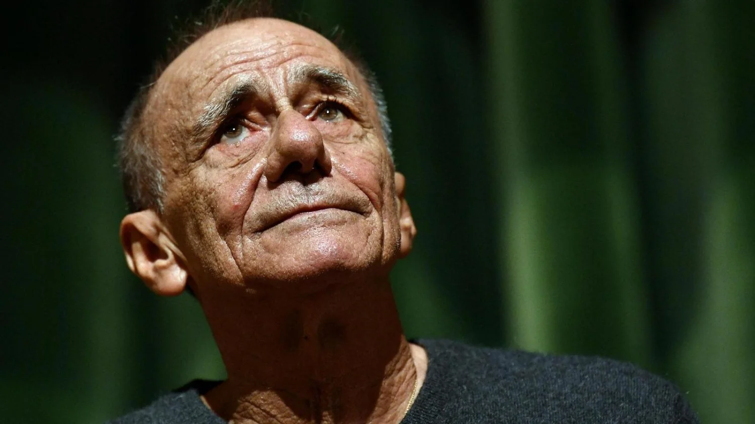 Roberto Vecchioni cancela concerto em Salerno por motivos de saúde; Montecarlo Big Band e Enrico Brignano assumem a noite