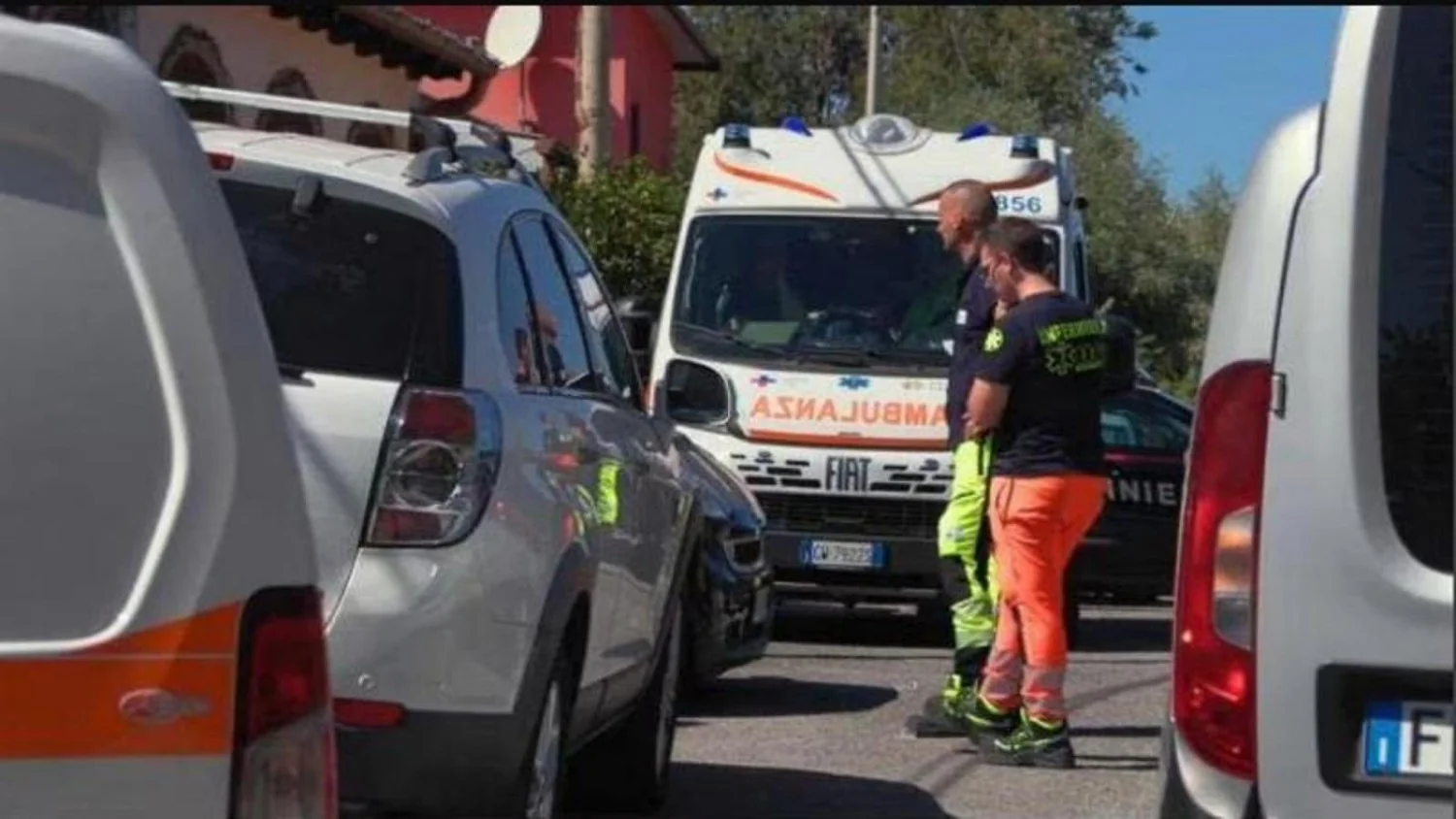 Roma: pais atiram na filha de 5 anos e se suicidam em Pietralata; bilhetes citam 'não conseguimos sozinhos'