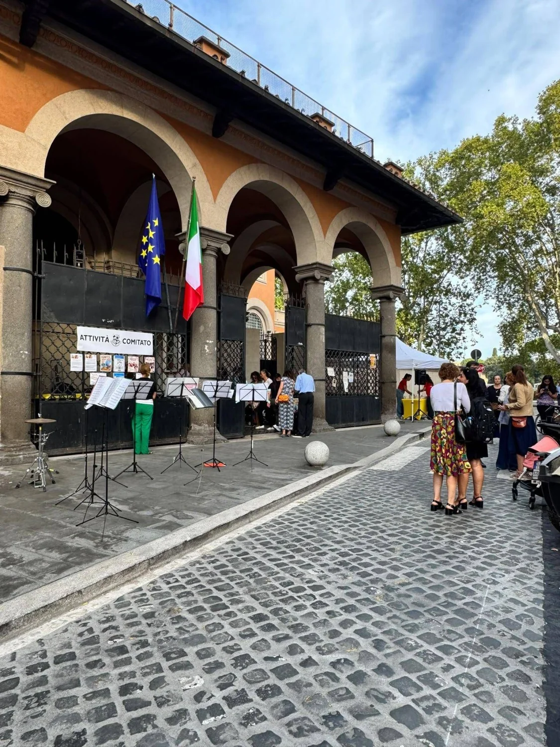 Roma inaugura rua escolar pedonalizada em frente à Escola Primária Alberto Cadlolo para reforçar segurança das crianças
