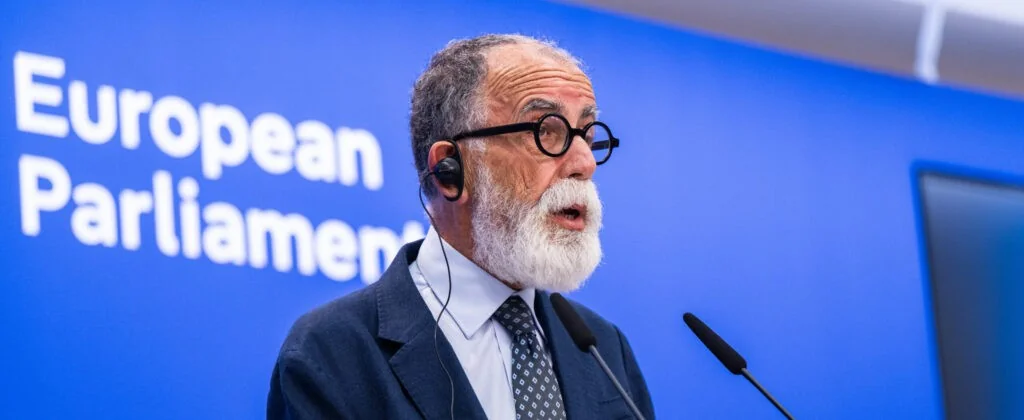 Crianças e redes sociais: Ruotolo pede lei da UE que proteja menores sem tolher benefícios da Internet
