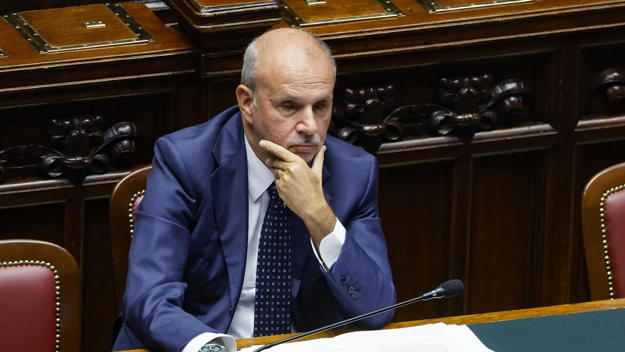 Schillaci: Saúde deve ser excluída do cálculo do débito italiano, diz ministro na Versiliana
