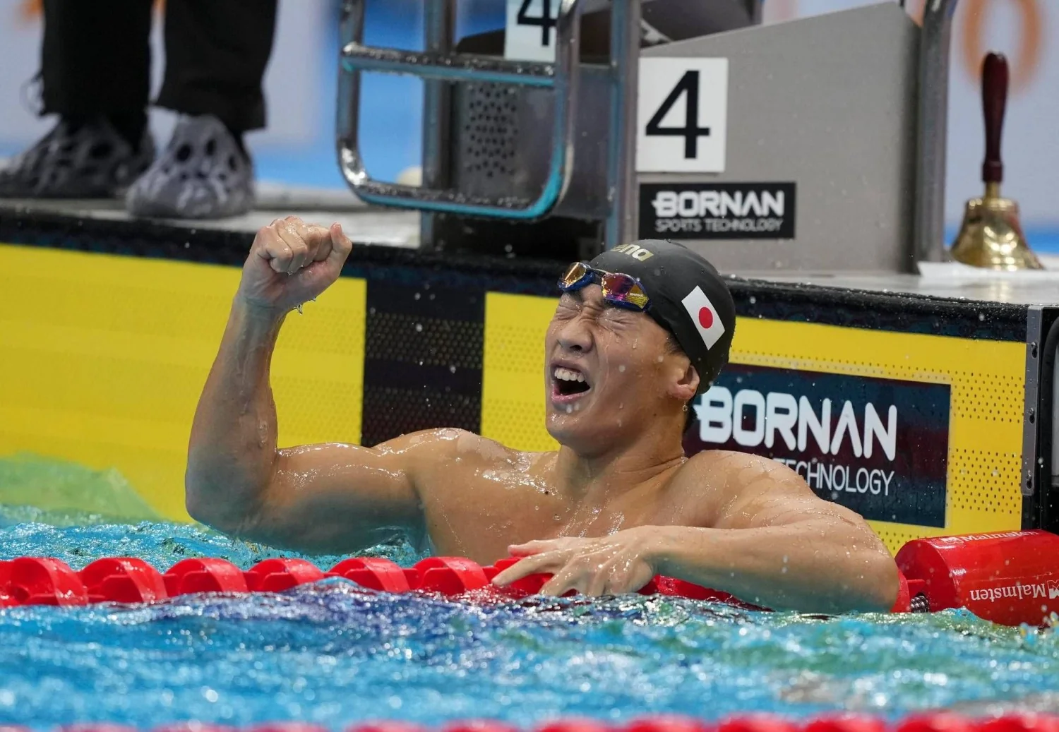 Shin Ohashi, 17 anos, bate o recorde mundial dos 200 metros peito com 2'04"83 nos Jogos Asiáticos