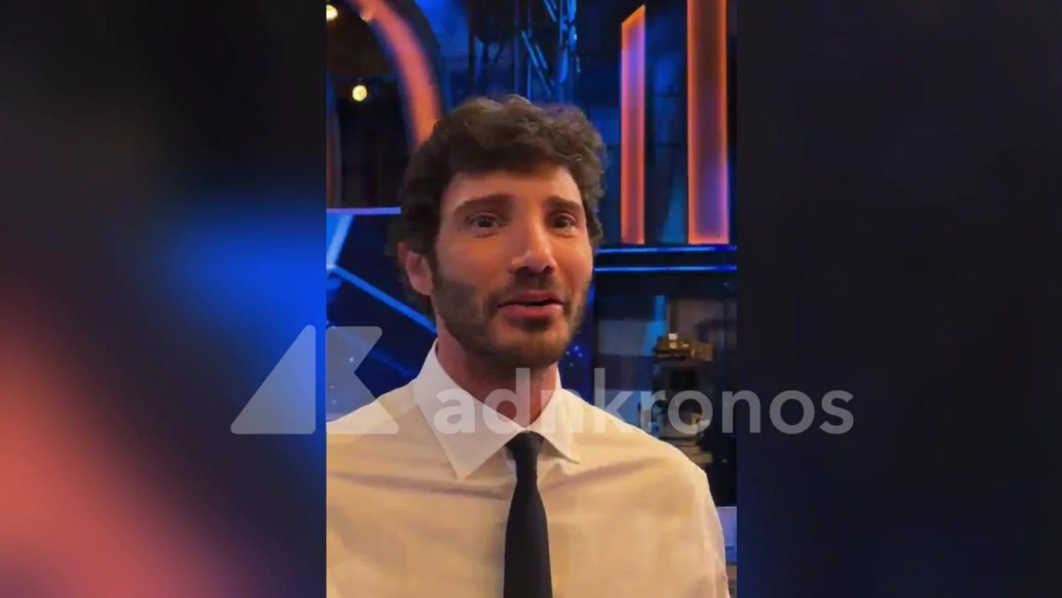 Stefano De Martino prepara Sanremo 2027: "Já ouvimos centenas de canções" e tem ideias para muitos convidados