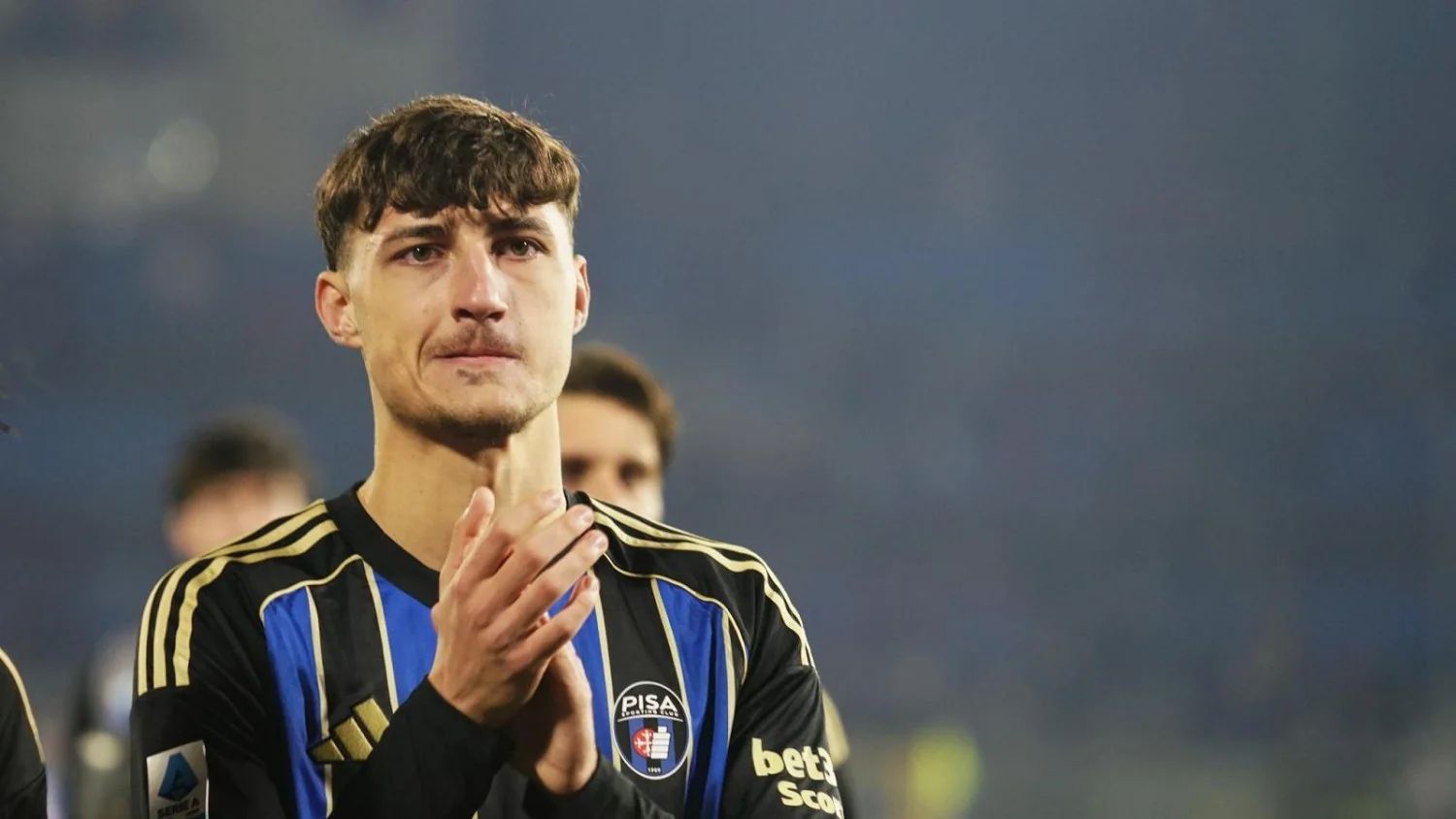 Susto no Menti: Rosen Bozhinov, do Pisa, sofre mal-estar em campo e se recupera
