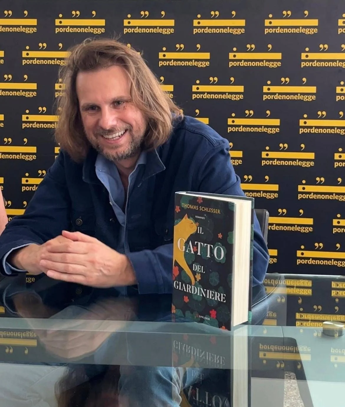 Thomas Schlesser volta às livrarias com 'Il gatto del giardiniere', uma fábula sobre cura e versos