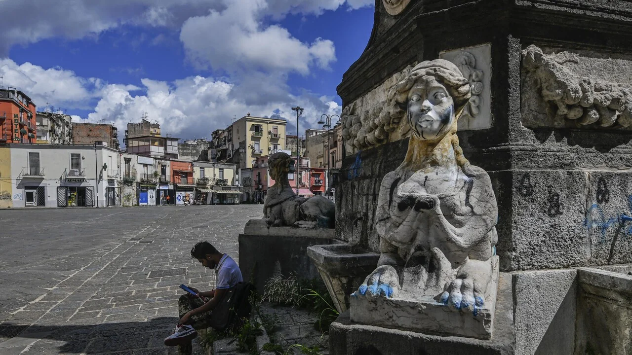 Tour do Giallo volta a Nápoles: passeio pelos lugares noir da literatura e da história