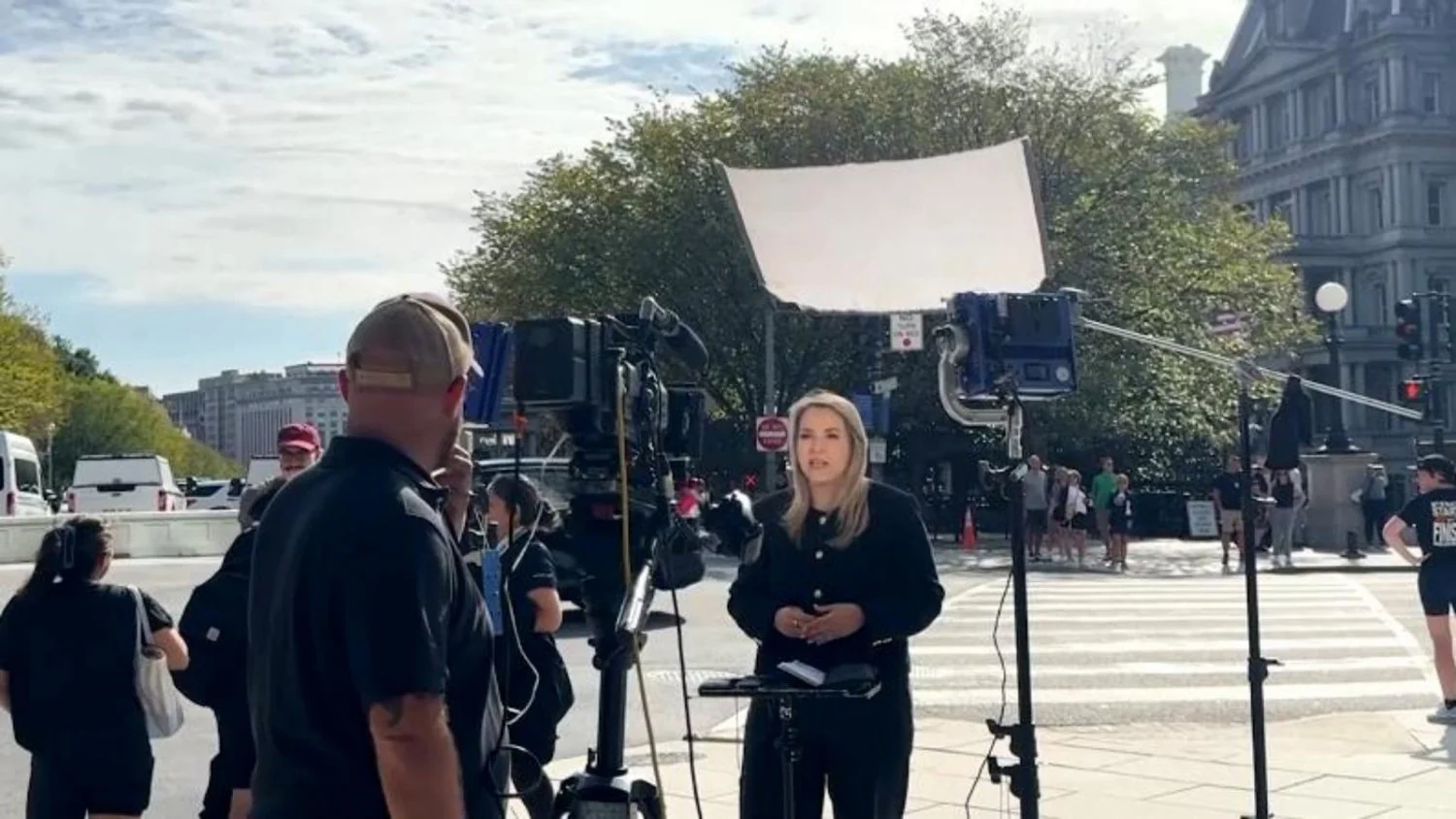 Tribunal restaura acesso de CNN, MS NOW e Politico à Casa Branca em revés a Trump