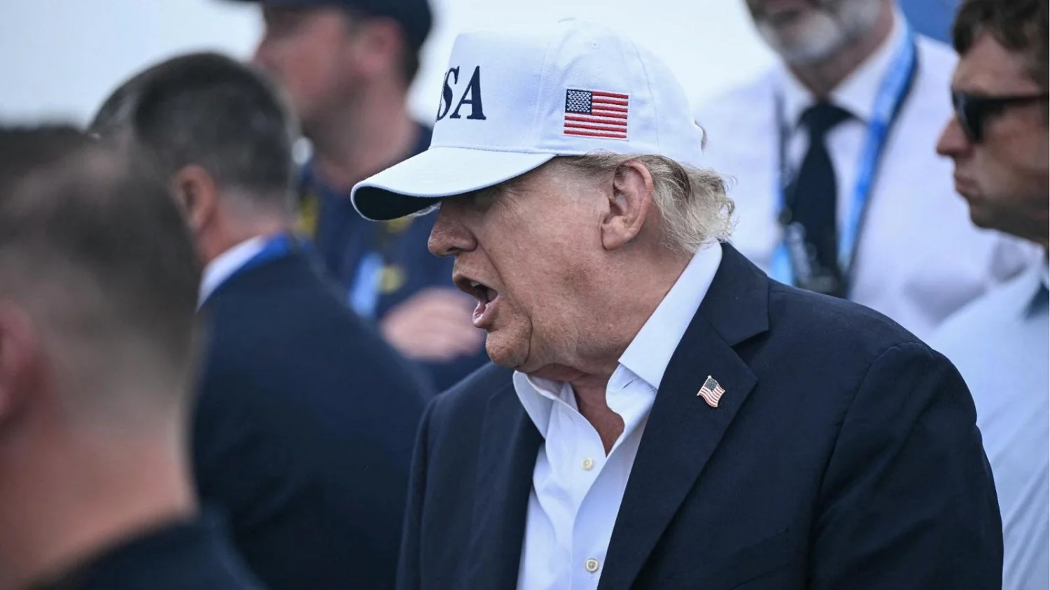 Trump rejeita pedido de desaceleração da IA; líderes do setor, como Amodei, pedem cautela urgente