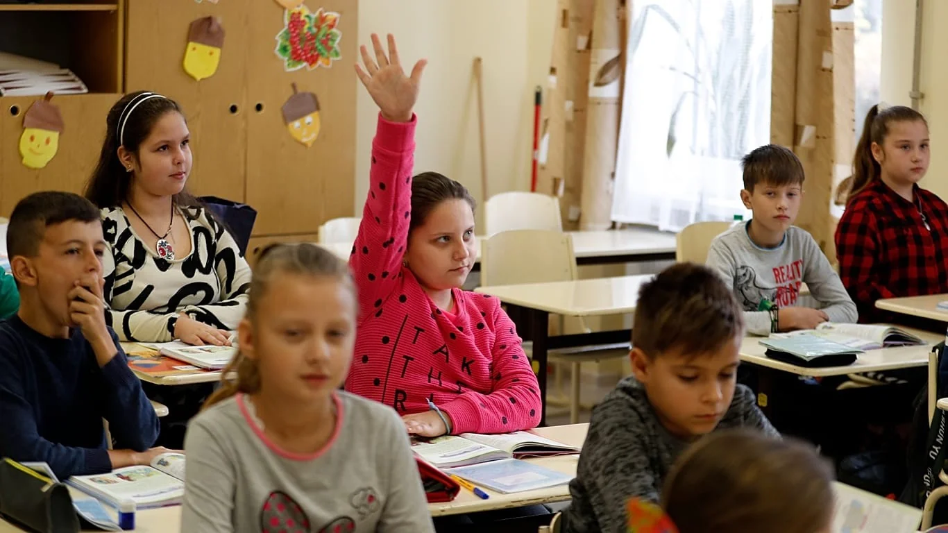 UE: média de 13,3 alunos por docente nas escolas primárias em 2024, aponta Eurostat