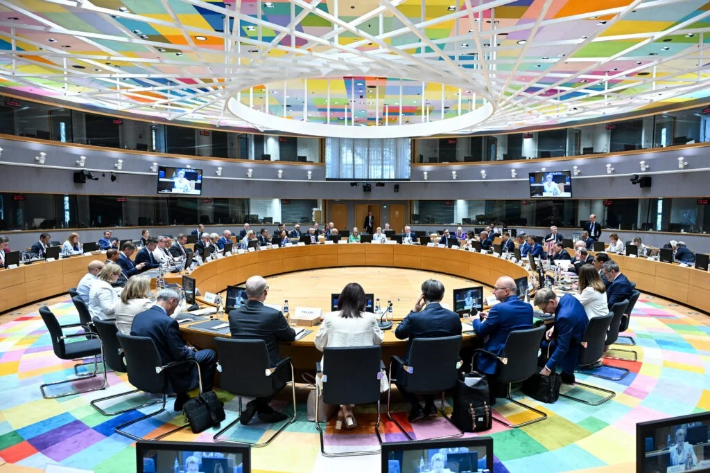UE relança debate sobre fim da unanimidade na política externa: 'unidade contra unanimidade'