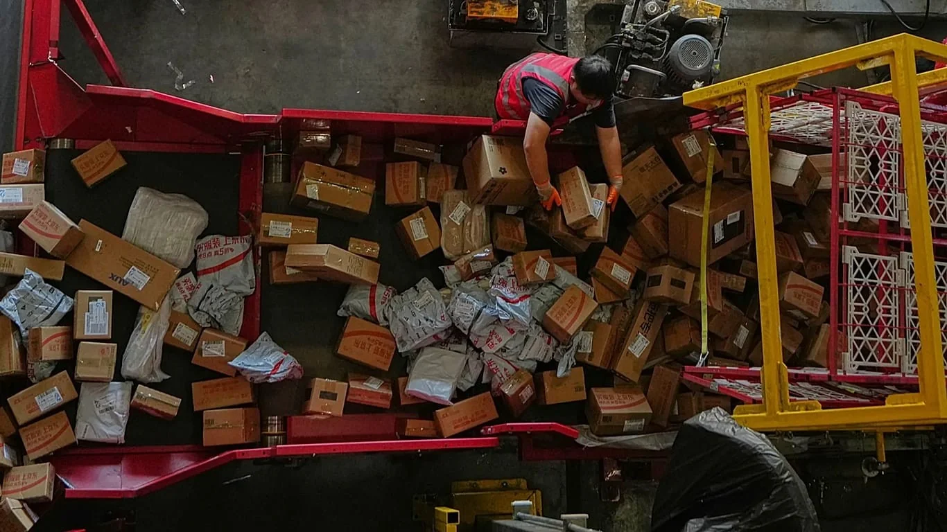 União Europeia reduz pela metade os pacotes de baixo valor para conter o avanço do e-commerce chinês