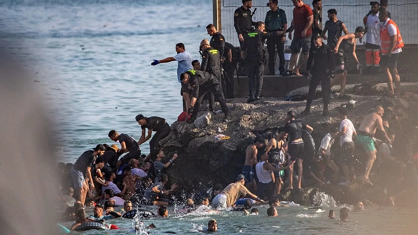 UE avança com nova rigidez na política migratória após crise de Ceuta