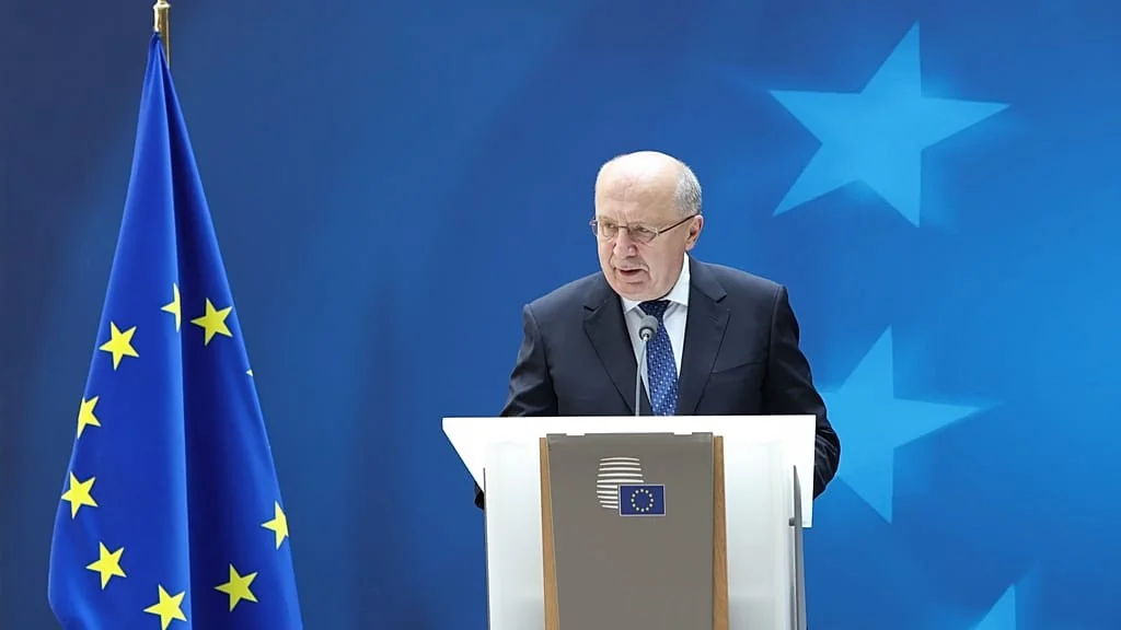 UE pode impor à Rússia um preço doloroso pela guerra híbrida, diz comissário da Defesa