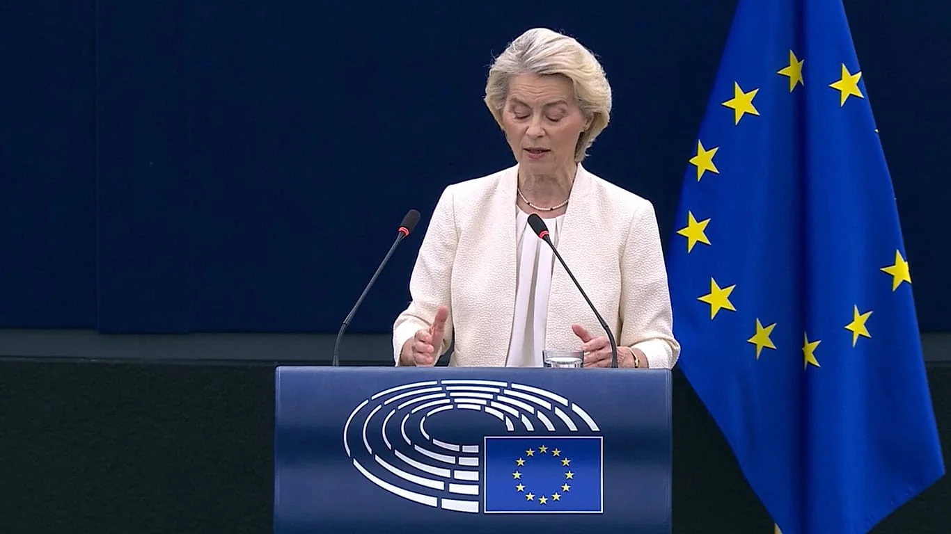 Von der Leyen: UE propõe freio à corrida por modelos de IA de fronteira