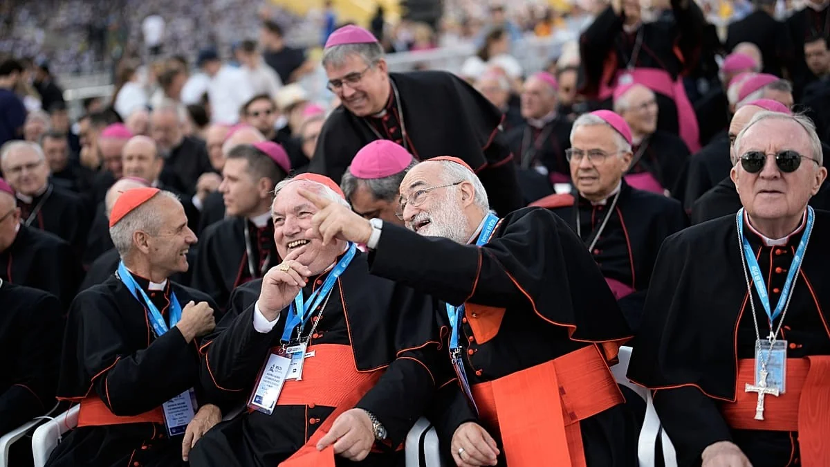 Vaticano: Leone XIV revoga cortes salariais decretados por Francisco e restabelece 10% aos cardeais
